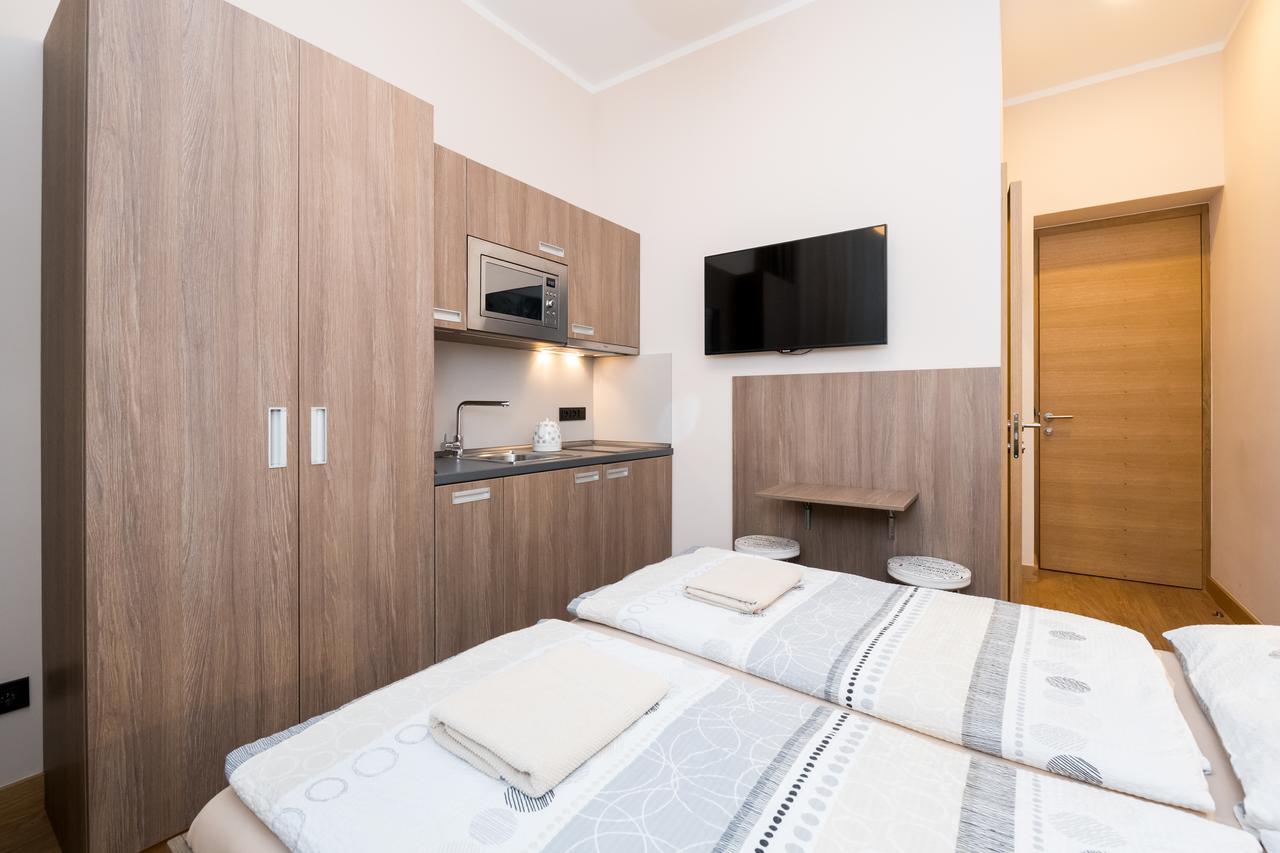 Manesova Astra Apartment Praga Exterior foto